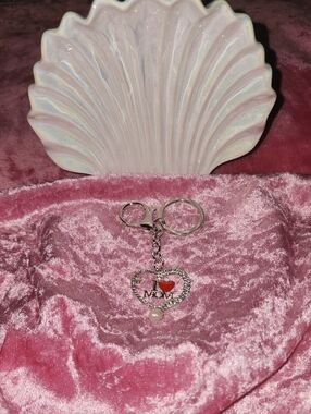 ✨️♥️NWT I ♥️ MOM HEART CHARM/ KEY CHAIN/ SILVER RHINESTONES✨️♥️